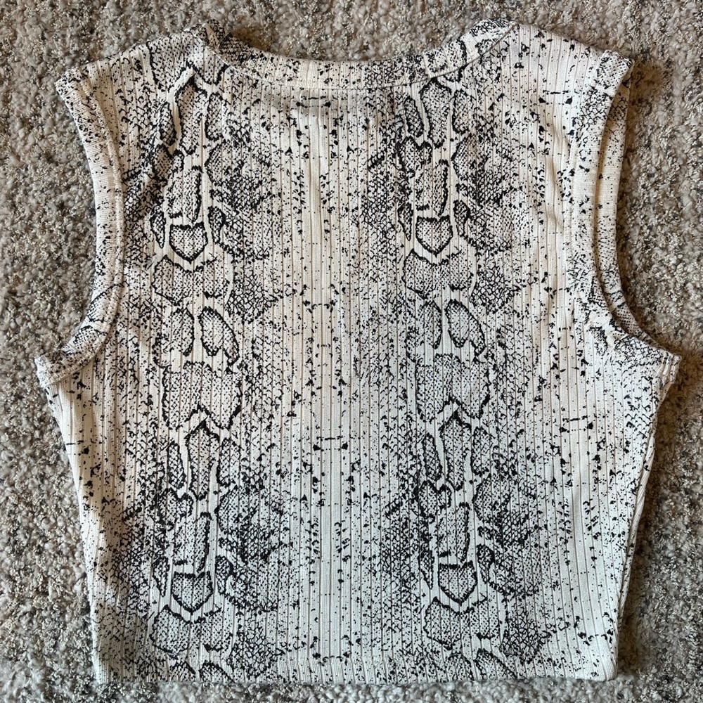 Python Print Crop Top - Picture 3 of 3